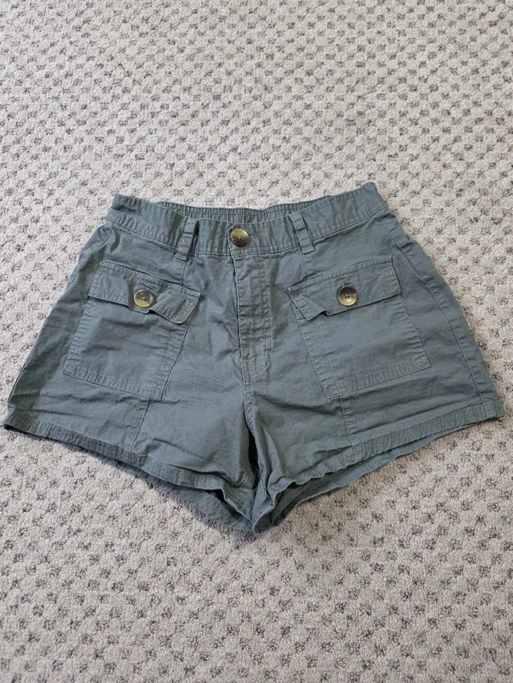 Vuori Olive Green Ripstop Shorts with Front Flap Pockets
